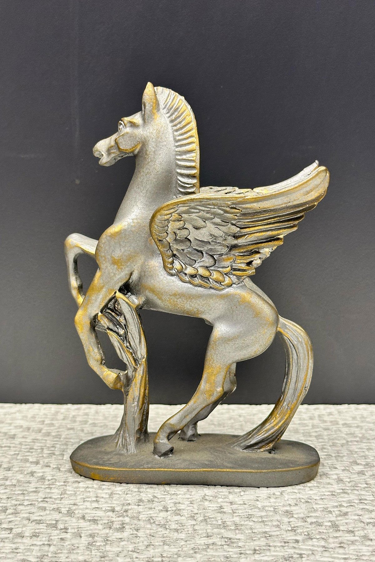 PEGASUS AT FÜME -BİBLO