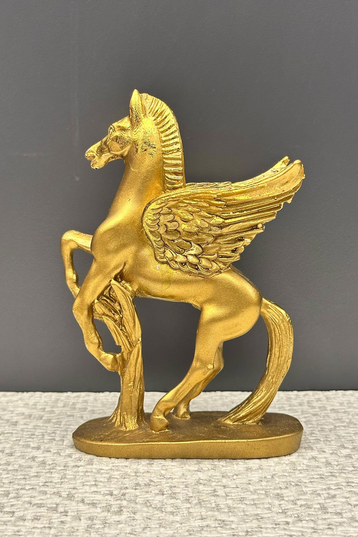 PEGASUS AT ALTIN -BİBLO