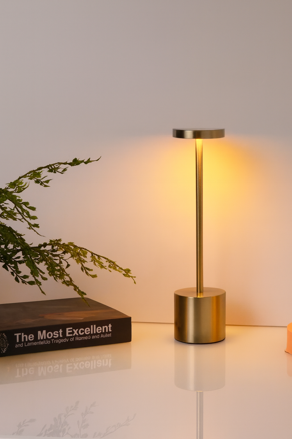 DEKORATİF DOKUNMATİK MASA LAMBASI (METAL)